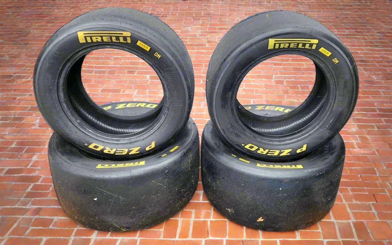 Pirelli tyres for pulsar rs 200 on sale