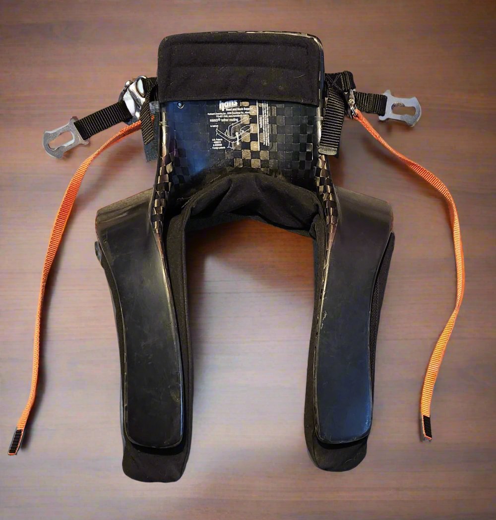 Carbon HANS Device 20 Degree. Size Medium. Saloon/Sports/GT