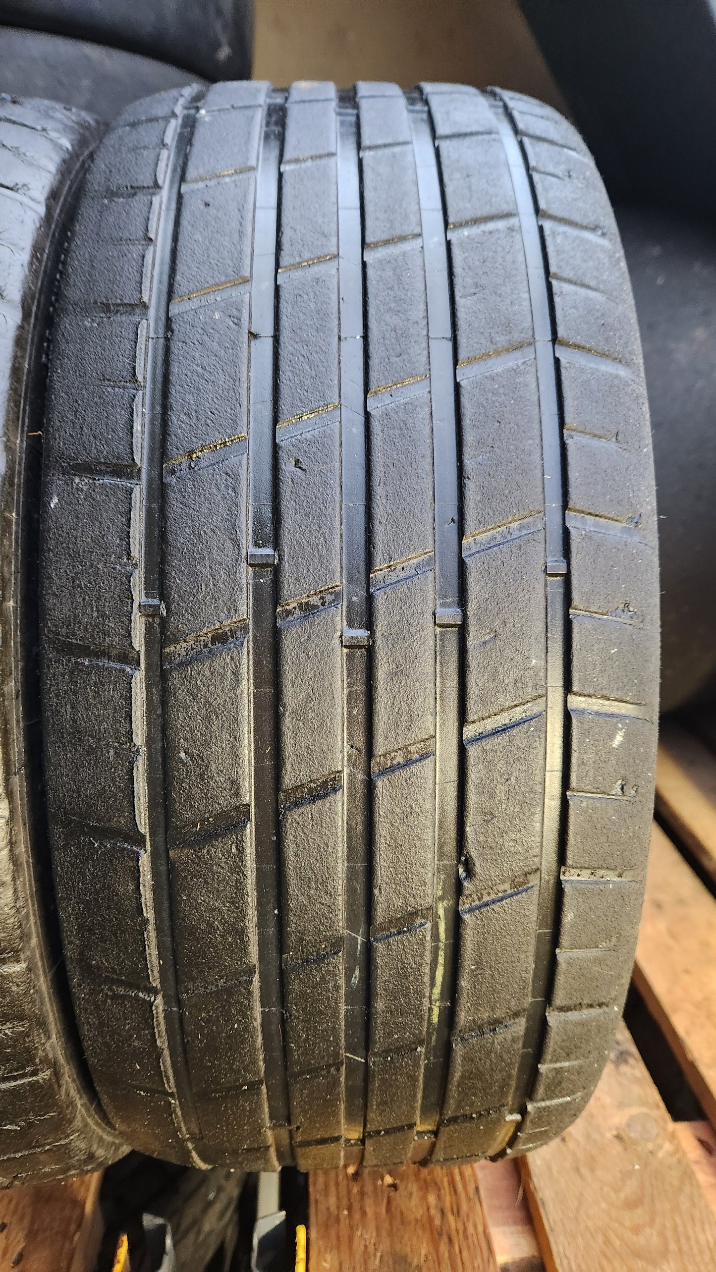 Michelin Wet Tyres 20/61/17 (205/40/17).