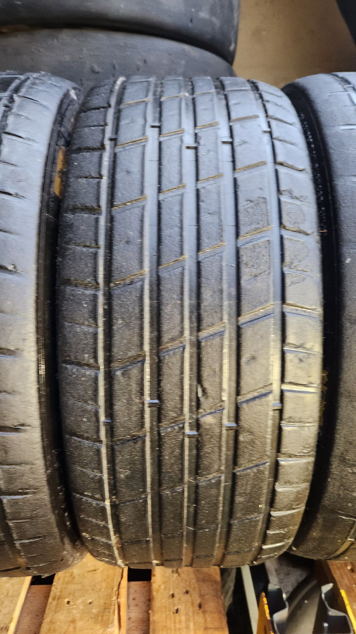 Michelin Wet Tyres 20/61/17 (205/40/17).