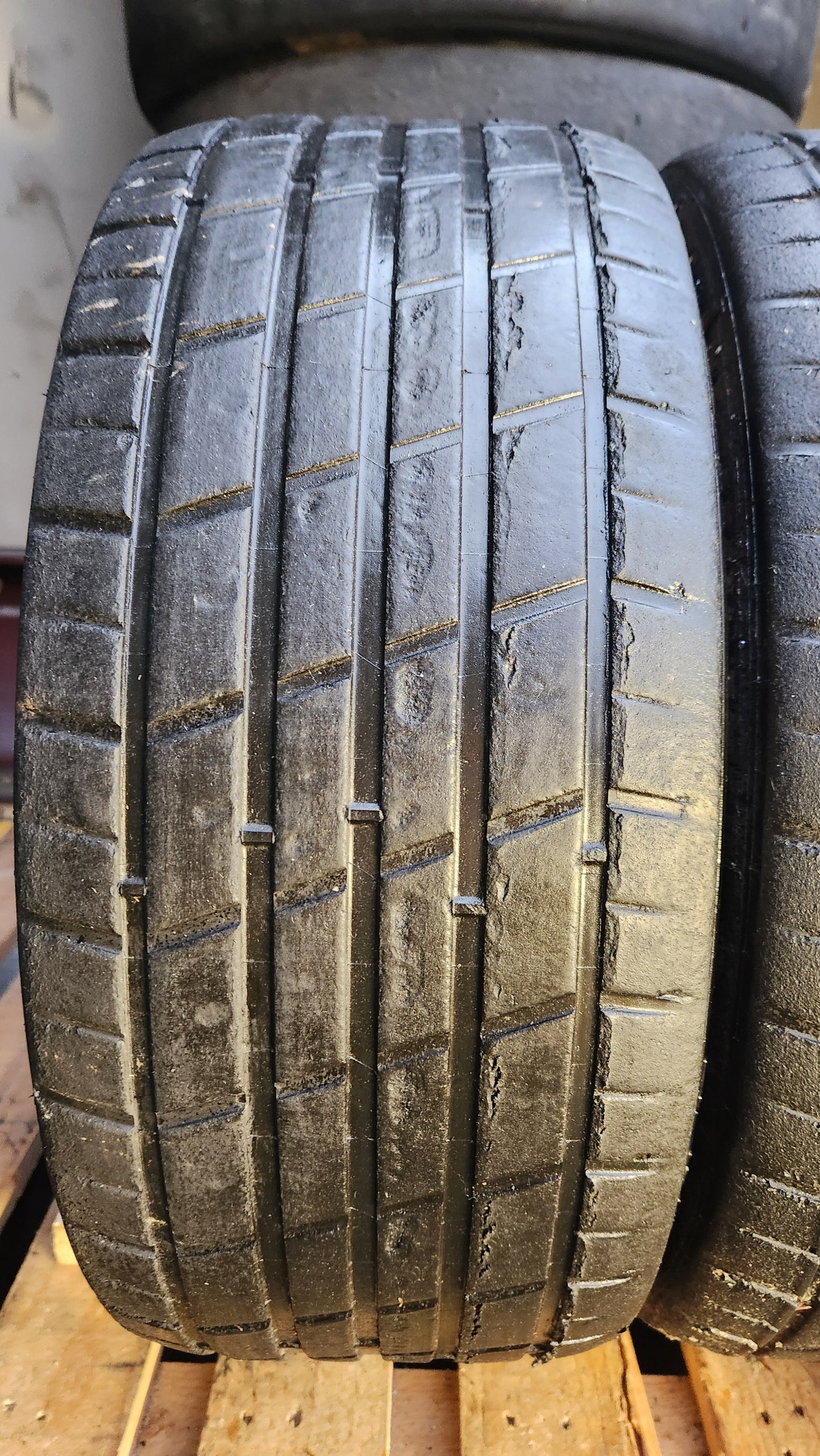 Michelin Wet Tyres 20/61/17 (205/40/17).