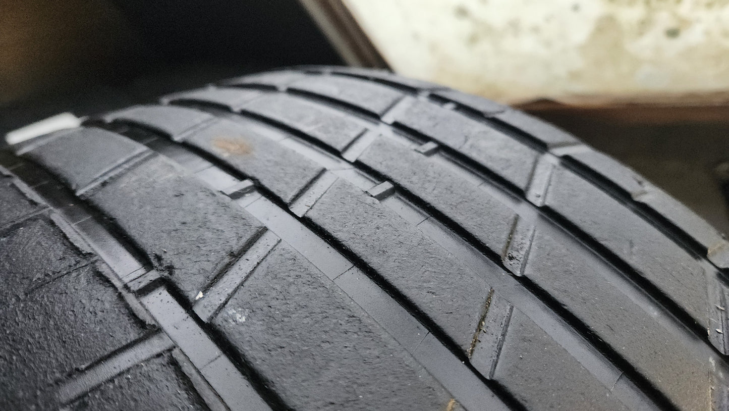 Michelin Wet Tyres 20/61/17 (205/40/17).